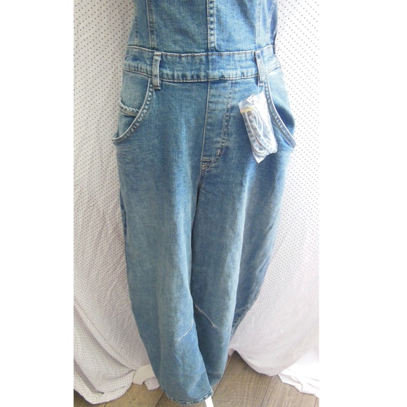 NEW FREE PEOPLE We The Free DENIM BLUE Je Suis Pret BARREL Pockets JUMPSUIT S - Picture 8 of 16